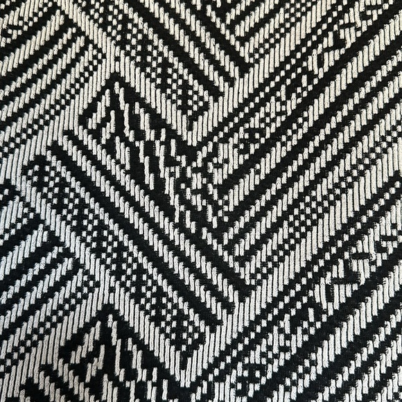 Olivia Blu Knit Chevron Pattern Pencil Skirt Sz XL - Picture 3 of 6